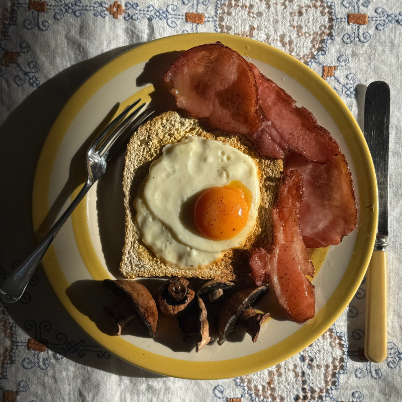 Fry Up Plate - Yellow plate, egg on toast, mushroom, bacon 😋