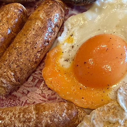 Fry Up Plate - Pink Plate, 1 x egg, toast, mushroom, 3 x sausage 😋