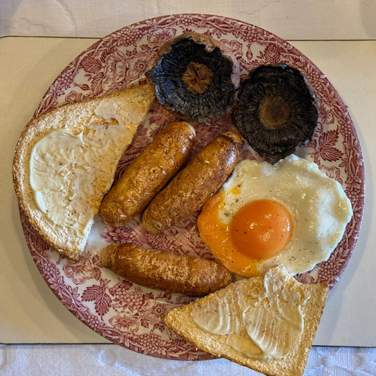 Fry Up Plate - Pink Plate, 1 x egg, toast, mushroom, 3 x sausage 😋