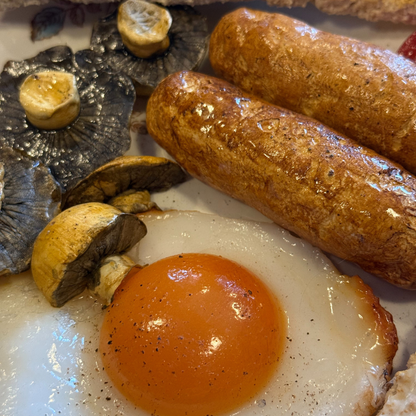 Fry Up Plate - Flower plate, egg on toast, mushroom, bacon 😋