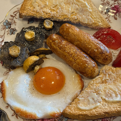 Fry Up Plate - Flower plate, egg on toast, mushroom, bacon 😋