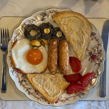 Fry Up Plate - Flower plate, egg on toast, mushroom, bacon 😋