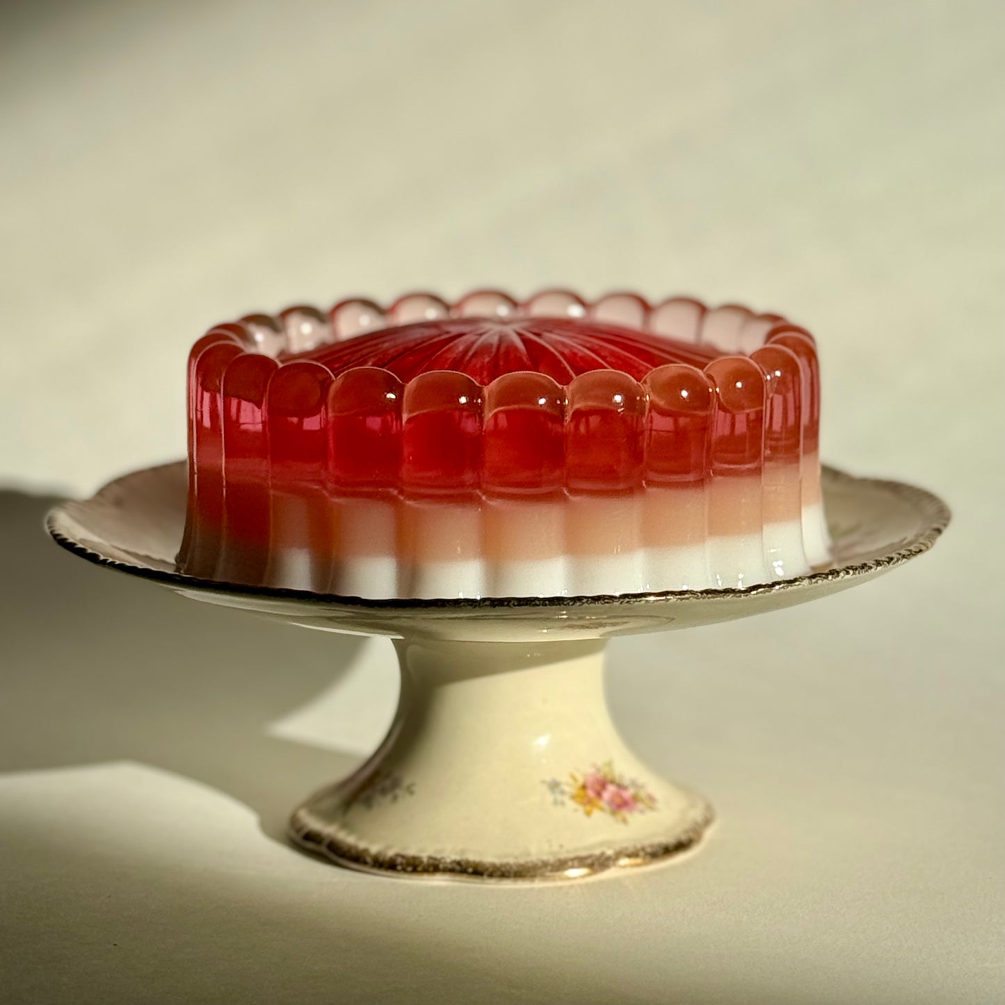 Fluted Fruit Jelly - Strawberry