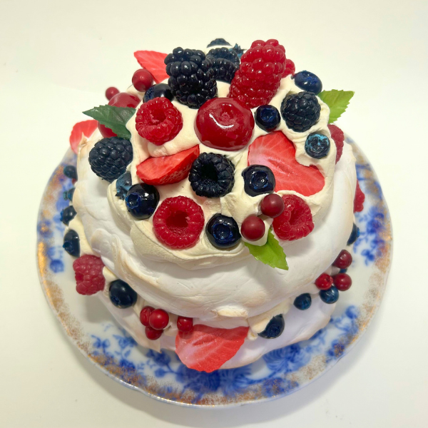 Double Pavlova with Mixed Berries
